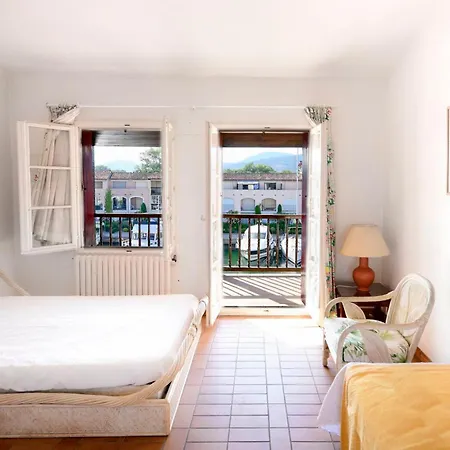 Fisherman House With Wifi And A Mooring In A Private Area - Parking Near-by Grimaud