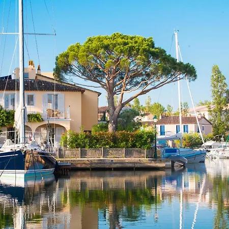Fisherman House With Wifi And A Mooring In A Private Area - Parking Near-by Сasa de vacaciones Grimaud